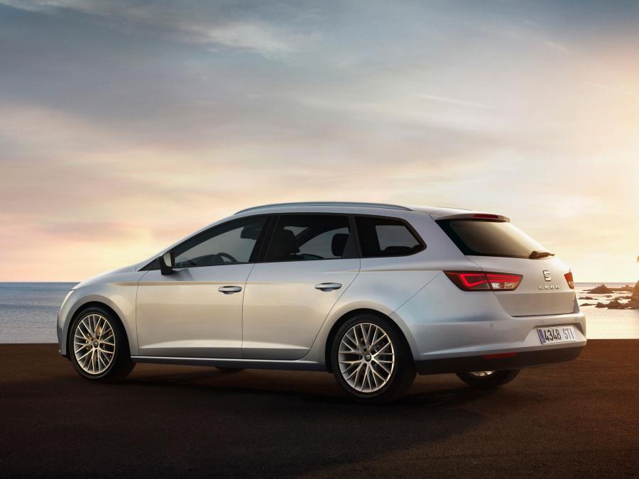  Seat Leon ST 2013 года  (фото 15 из 17)